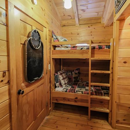 Lazy Bear Lodge Гетлинбург Екстериор снимка