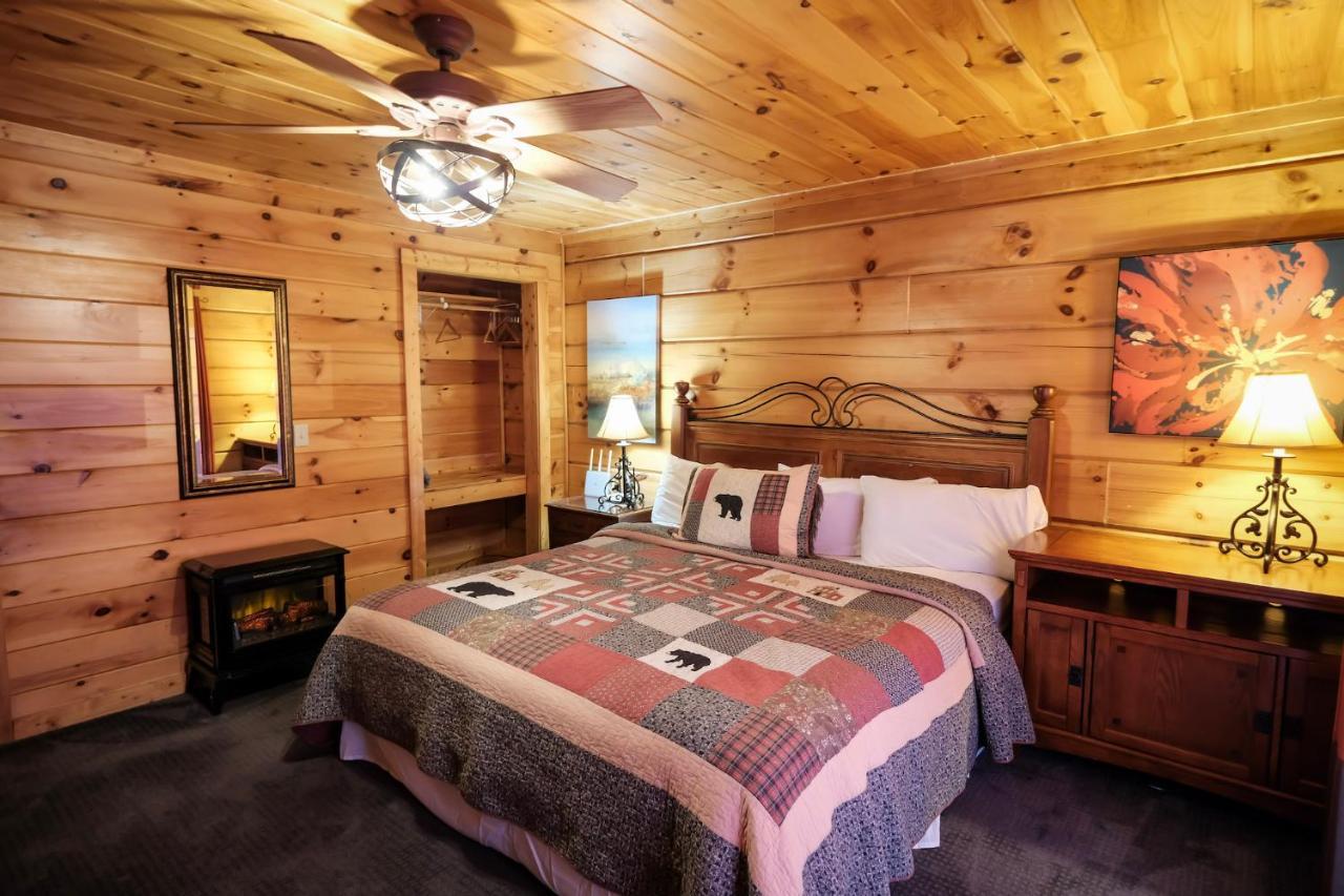 Lazy Bear Lodge Гетлинбург Екстериор снимка