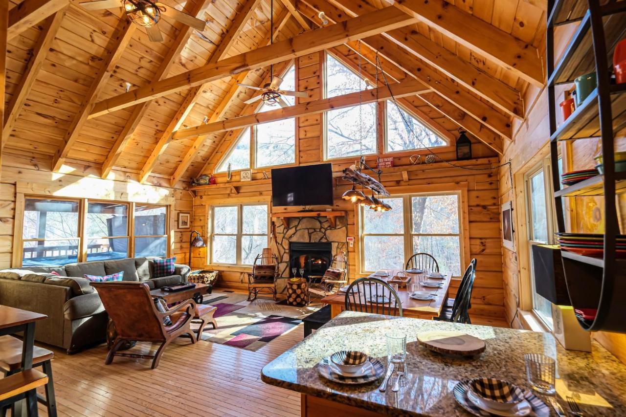 Lazy Bear Lodge Гетлинбург Екстериор снимка