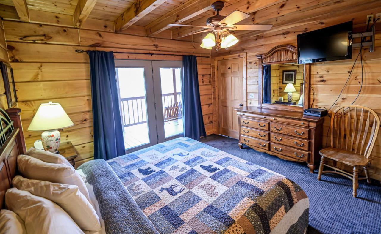 Lazy Bear Lodge Гетлинбург Екстериор снимка